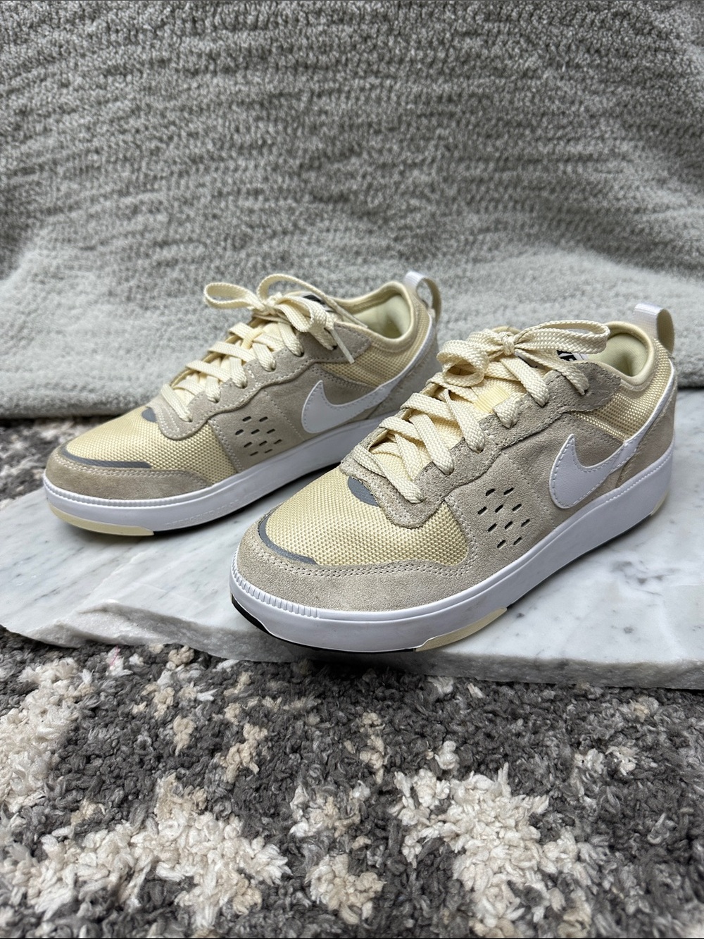Nike C1TY Low-Top Sneakers in Cream and Beige with White Swoosh Kid’s US sz. 4